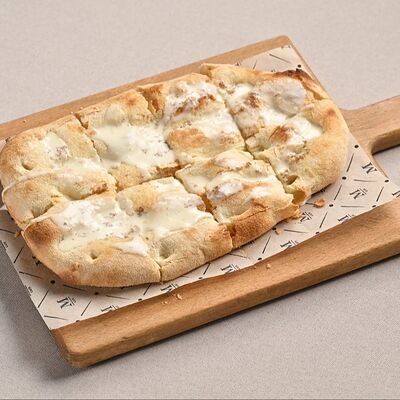 Фокачча с трюфельным соусом в Massimo по цене 450 ₽