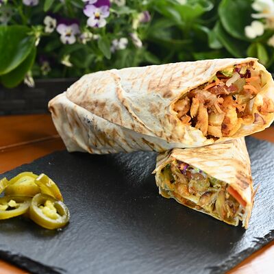 Шаурма Азиатская в LAVASH Chicken шаурма по цене 388 ₽