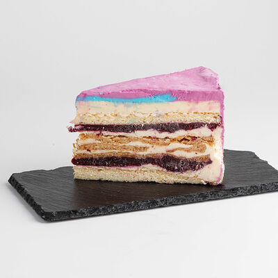 Торт Новые ватутинки порц в Hungry Wolf Bar по цене 550 ₽