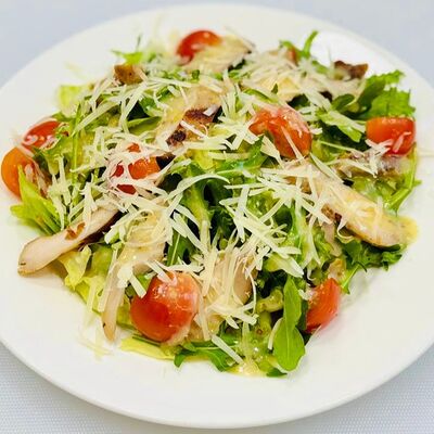 Салат Золотой цыпленок в Суши NEW Пицца по цене 375 ₽