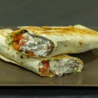 Фирменная с сыром в Syndiсate fast food
