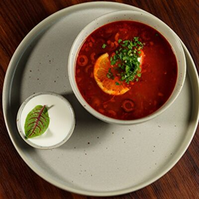 Солянка сборная мясная в Монтесори Lounge по цене 671 ₽