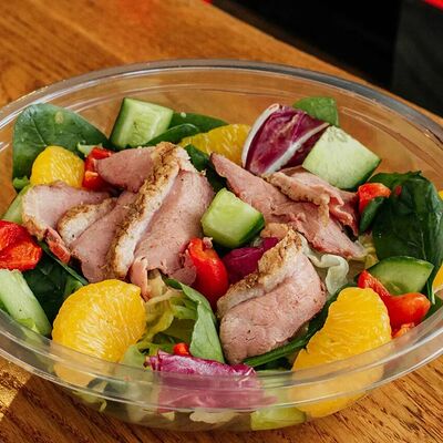 Салат с копчёной уткой в #FARШ по цене 290