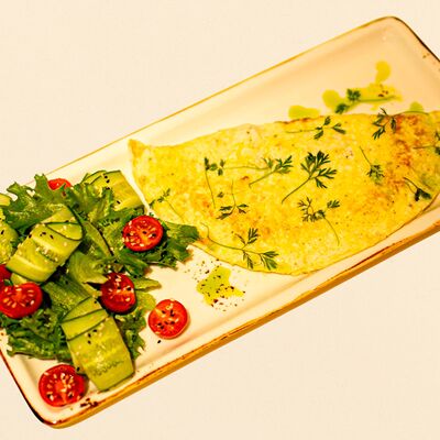 Омлет с сыром и ветчиной в Zavarka coffee по цене 445 ₽