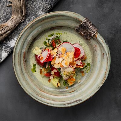 Овощной салат с сывороткой из эстрагонав Узоры по цене 580 ₽