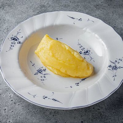 Фирменное картофельное пюрев Раковая на Петроградке по цене 460 ₽