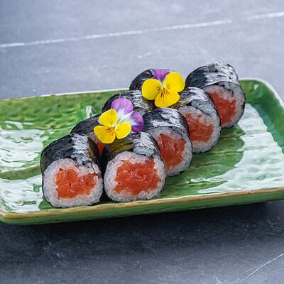 Мини-ролл с лососем в Панда по цене 18 р.