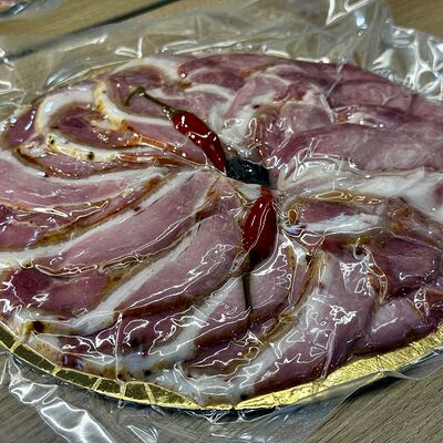 Нарезка свиного рулета варено-копченого в Панда по цене 400 ₽