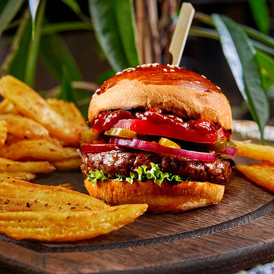 Классический бургер в Cihan Turkish Steak and Kebab по цене 1650 ₽