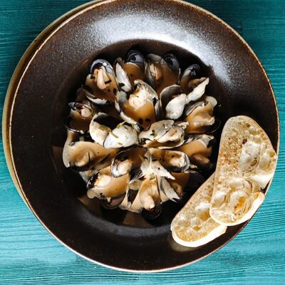 Мидии сливочно-сырные в Rozas bar по цене 990 ₽