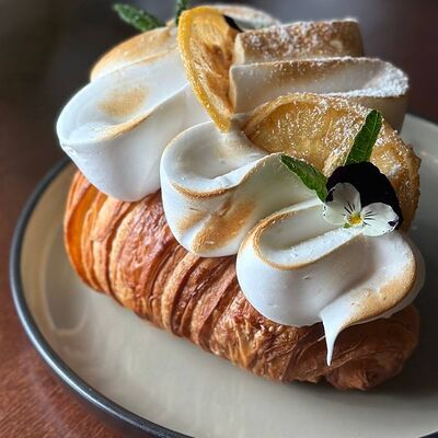 Круассан лимонный в Zavarka coffee по цене 365 ₽