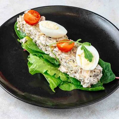 Салат с копчёным рёберным мясом в Beer-Burger по цене 520 ₽