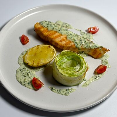 Лосось с гратеном из цукини в URBAN Lounge по цене 1780 ₽