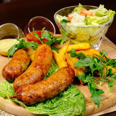 Колбаски мясные с картофелем по-деревенски в Марсель по цене 583 ₽
