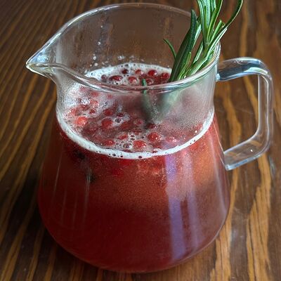 Чай Брусника-розмарин в Мечтай кофейня по цене 289 ₽