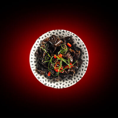 Древесные грибы с ягодами годжи в Китайские Новости по цене 520 ₽