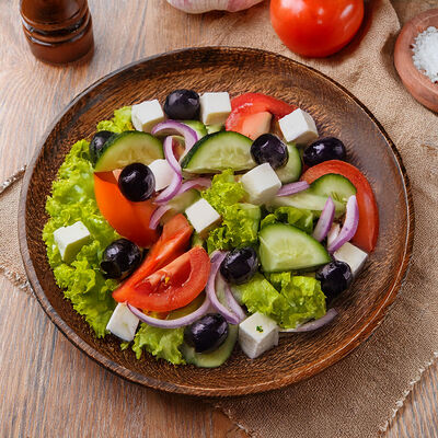 Салат Греческий в Берлога по цене 430 ₽