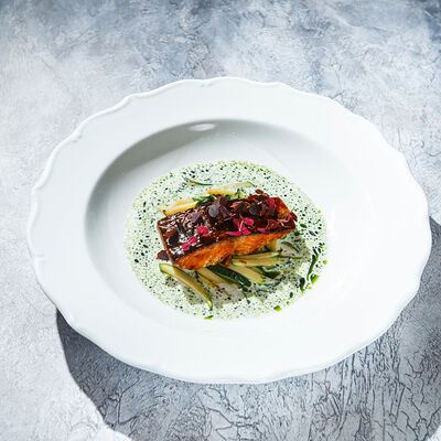 Нерка дикого вылова с пастой из цукини в Гастродача Вселуг по цене 1650 ₽