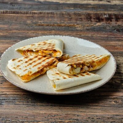 Кесадилья с курицей в BARak O’Mama по цене 490 ₽