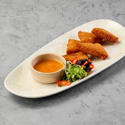 Теплый сыр с острым цитрусовым соусом в Terra по цене 22 р.