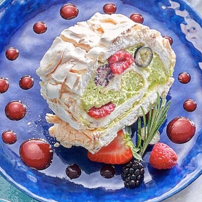 Меренговый рулет в Черетто море по цене 970 ₽