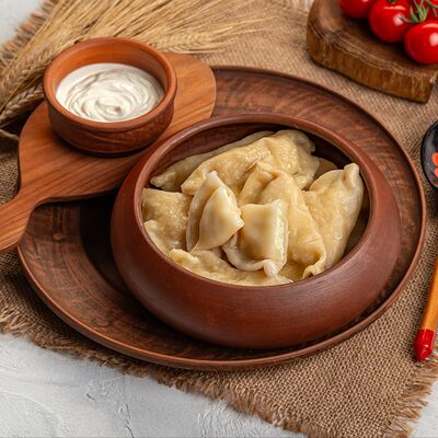 Вареники с творогом в Русская кухня по цене 550 ₽