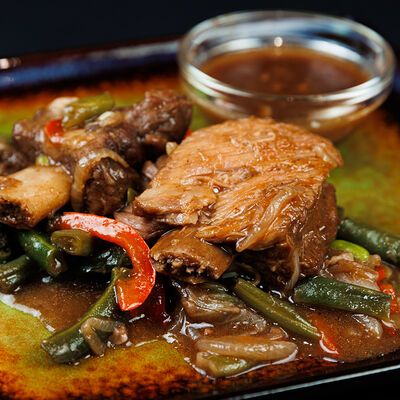 Тушеные ребра Биф в Бутер Bro Pub по цене 490