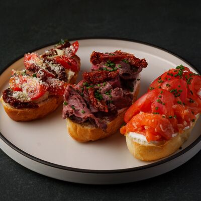 Ассорти брускеттв Cherish по цене 1690 ₽