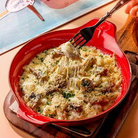 Mac Cheese с курицей и грибами в Бенджамин