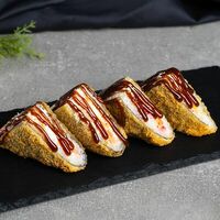 Онигири с лососемв Hanami