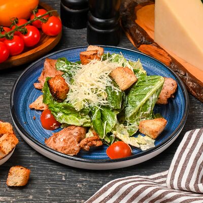 Цезарь с курицей в Keto & Kote Грузинская кухня по цене 495 ₽