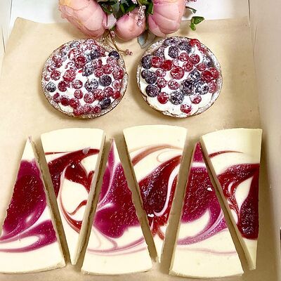 Фруктовые чизкейки с тарталетками в Чарли Чаплин по цене 1990 ₽