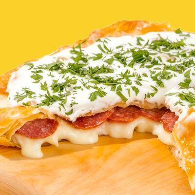 Пирог пеперони в Чебурекми по цене 690 ₽