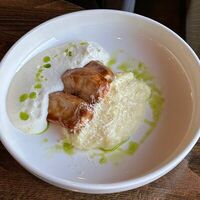 Цыплёнок с соусом терияки, пеной из пармезана и картофельным пюре в More More