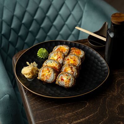 Ролл с копченой семгой в Дом для Дома по цене 550 ₽