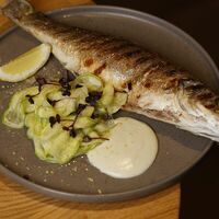 Сибас гриль с заправленным кабачком в Vivezza