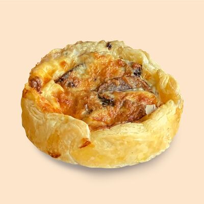 Киш с курицей и шпинатом в Кондитерская ЛЮБО по цене 270 ₽