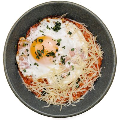 Овсяная каша с жареным яйцом и бекономв Мистер лим по цене 290 ₽