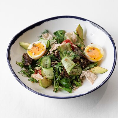 Салат с куриной печеньюв Aquamarine по цене 1100 ₽