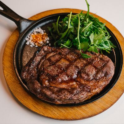 Стейк Рибай из надреберной части мраморной говядины зернового откорма в Круча по цене 3300 ₽