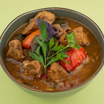 Баранина с овощами по-грузински в Усадьба по цене 545 ₽