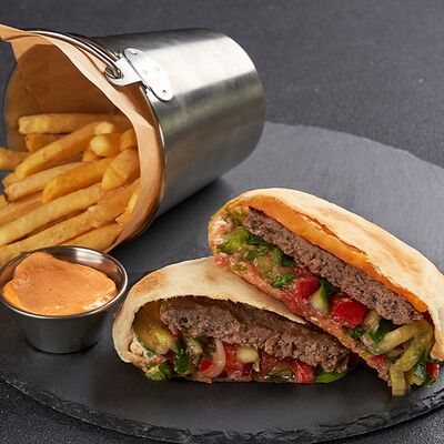 Пита с мраморной говядиной и овощами в Lafa Lounge по цене 670 ₽