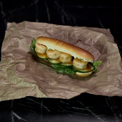 Дог с креветками в Red Rocket Bar по цене 410 ₽