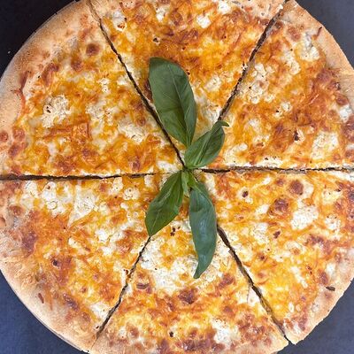 Четыре сыра с горгонзолойв LaCrema по цене 690 ₽