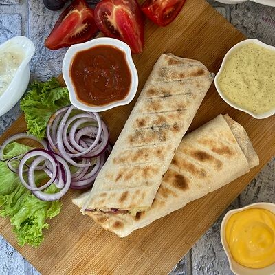 Шаурма Вегетарианская большая в МангалРум по цене 448 ₽