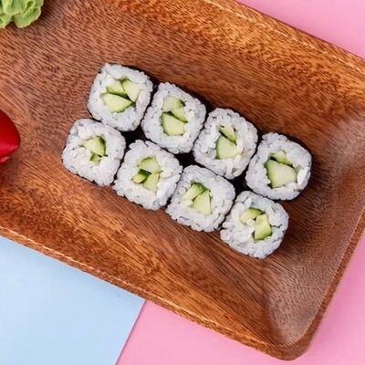 Маки-ролл с огурцом в Ями Тим по цене 240 ₽