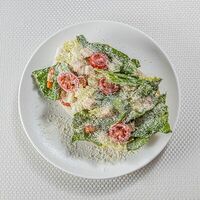 Цезарь с цыпленком в Шерали