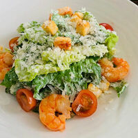 Салат Цезарь с креветками в Villa Pasta