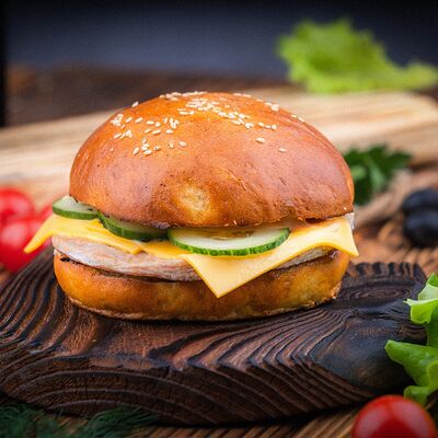 Бургер с курицей Сытый странник в Дон Бургер по цене 305 ₽