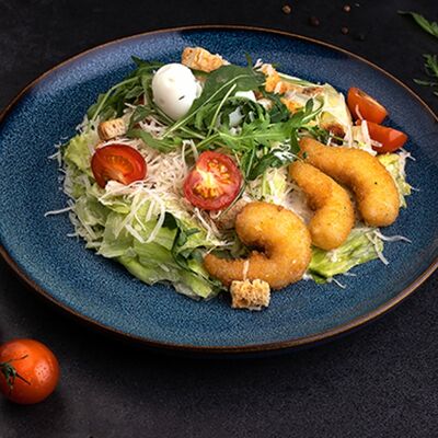 Салат Цезарь с креветкамив Мангал мастер по цене 550 ₽